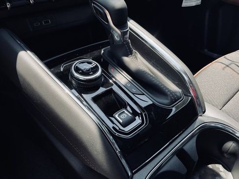 New 2025 GMC Canyon AT4 w/ Nightfall Edition image 20