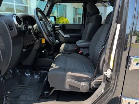 Used 2012 Jeep Wrangler Unlimited Sahara w/ Dual Top Group AWD/4WD image 25