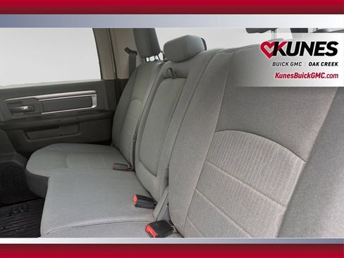 Used 2022 RAM 1500 Classic SLT AWD/4WD image 32