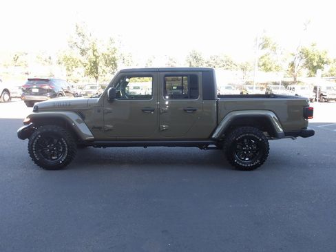 New 2025 Jeep Gladiator Willys image 5