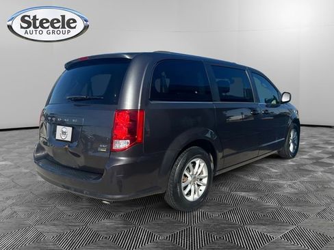 Used 2019 Dodge Grand Caravan SXT image 5