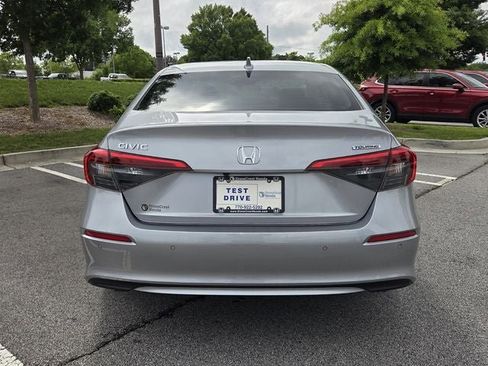 Used 2024 Honda Civic Touring image 5