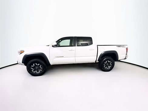 Used 2022 Toyota Tacoma TRD Off-Road RWD image 24