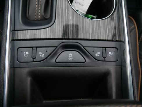 Used 2016 Chevrolet Impala LTZ w/ Enhanced Convenience Package image 31