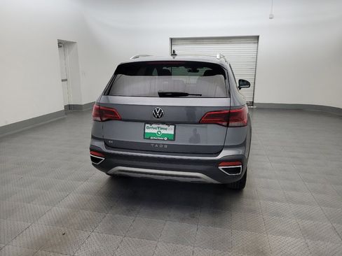 Used 2024 Volkswagen Taos SE FWD image 7