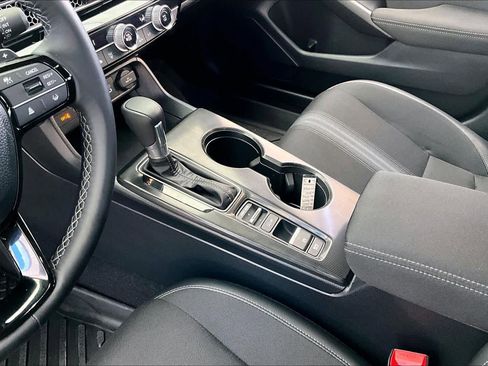 Certified 2025 Honda Civic Sport image 16