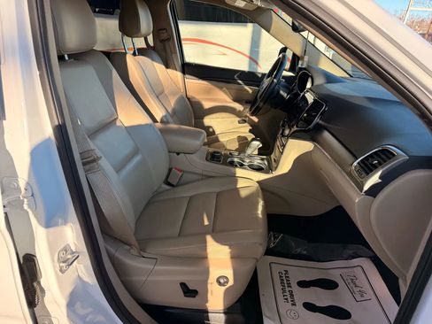 Used 2020 Jeep Grand Cherokee Limited image 25