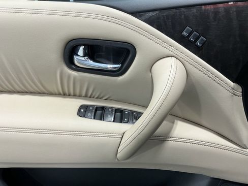 Used 2024 Nissan Armada Platinum w/ Captain's Chairs Package image 15