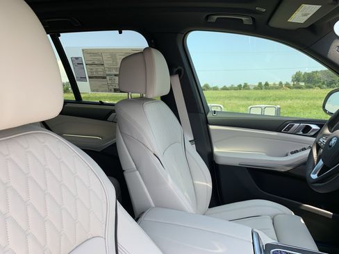 Used 2026 BMW X5 xDrive50e image 21