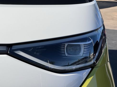 Used 2025 Volkswagen ID. Buzz 1st Edition image 6