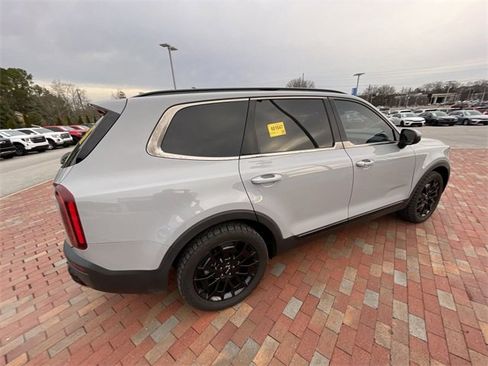 Used 2022 Kia Telluride EX w/ EX Premium Package image 21