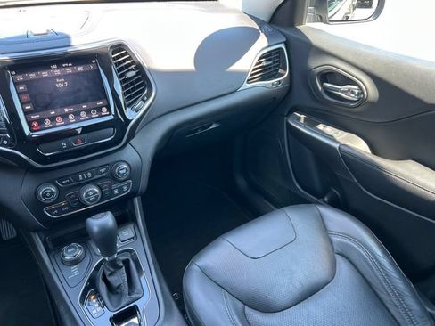 Used 2019 Jeep Cherokee Limited AWD/4WD image 34