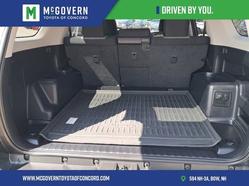 Used 2016 Toyota 4Runner SR5 AWD/4WD image 5