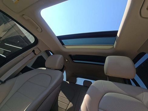 Used 2021 Mercedes-Benz GLC 300 4MATIC image 16