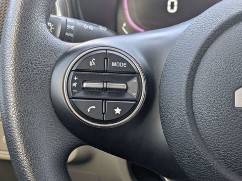 Used 2023 Kia Soul LX w/ LX Technology Package image 23