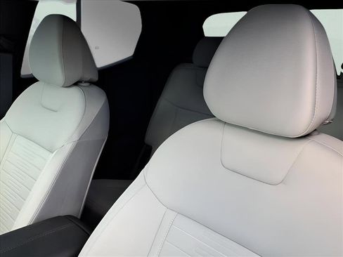 Used 2025 Hyundai Santa Cruz SE image 14