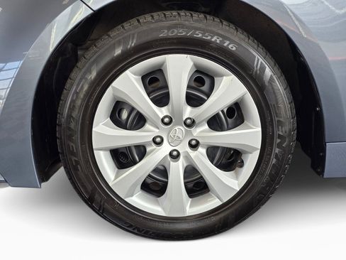 Used 2024 Toyota Corolla LE FWD image 11
