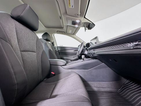 Used 2025 Honda Accord SE image 31