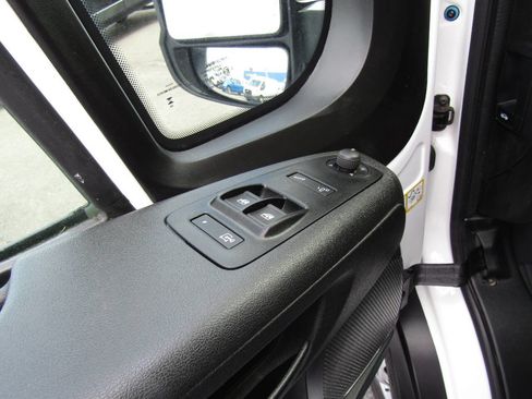 Used 2025 RAM ProMaster 3500 w/ Convenience Group image 18