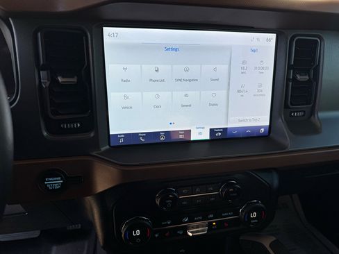 Used 2024 Ford Bronco Outer Banks w/ Sasquatch Package image 24