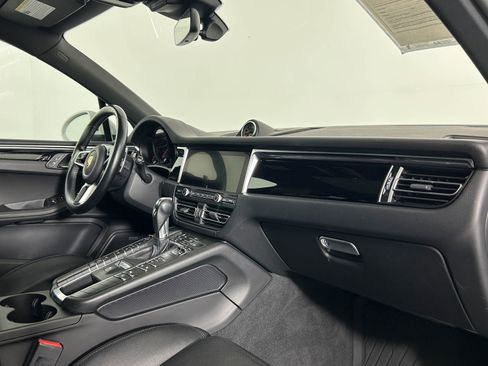 Used 2021 Porsche Macan AWD/4WD image 22