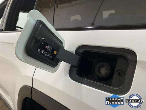 Used 2023 Jeep Grand Cherokee Limited w/ Luxury Tech Group II image 93