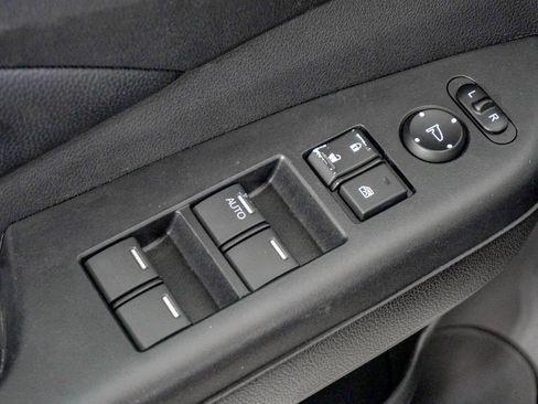 Used 2016 Honda CR-V EX image 18