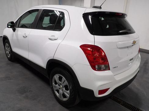 Used 2019 Chevrolet Trax LS FWD image 7