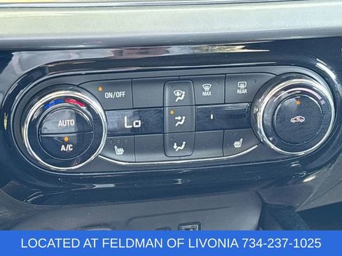 Used 2024 Chevrolet Trax LT w/ Driver Confidence Package FWD image 17