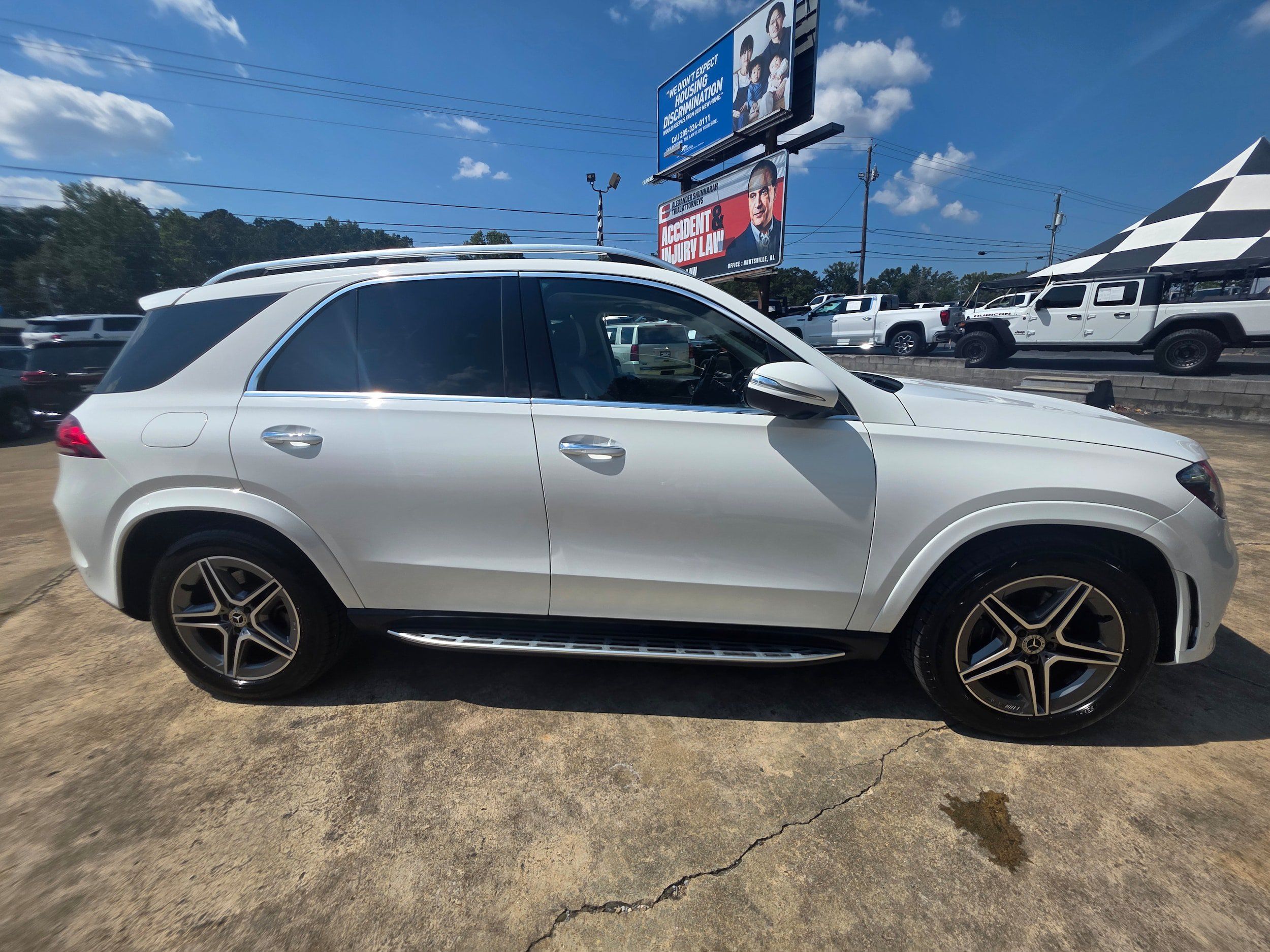 Used 2020 Mercedes-Benz GLE 350 4MATIC image 4