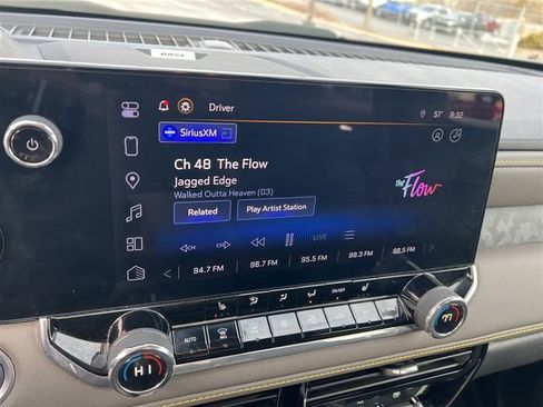 Used 2024 Chevrolet Colorado ZR2 w/ Technology Package image 16