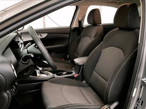 Used 2023 Kia Forte LXS w/ LXS Technology Package image 24