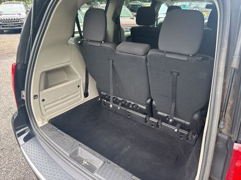 Used 2019 Dodge Grand Caravan SE image 48