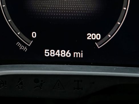 Used 2022 Porsche Taycan image 19