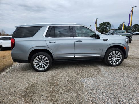 Used 2024 GMC Yukon Denali w/ Advanced Technology Package image 10