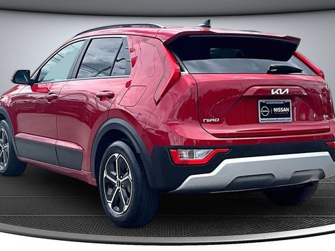 Used 2023 Kia Niro EX FWD image 4