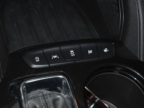 Used 2025 Chevrolet TrailBlazer ACTIV w/ Driver Confidence Package image 16