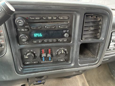 Used 2007 GMC Sierra 3500 SLE w/ Heavy-Duty Power Package image 14