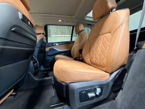 Used 2023 BMW X7 xDrive40i w/ Premium Package AWD/4WD image 26