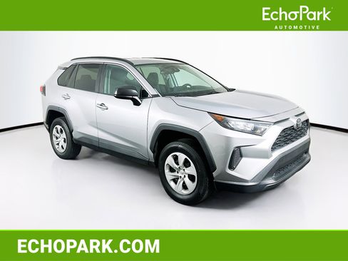 Used 2021 Toyota RAV4 LE image 1