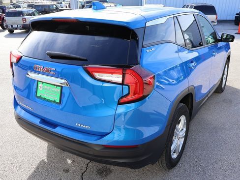 Used 2024 GMC Terrain SLE image 5