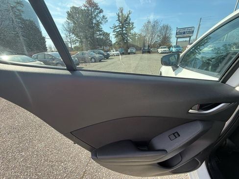 Used 2014 MAZDA MAZDA3 i Sport image 19