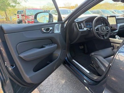New 2026 Volvo XC60 T8 Ultra w/ Protection Package Premier AWD/4WD image 12