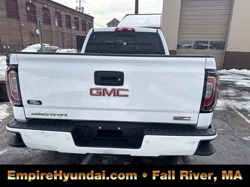 Used 2018 GMC Sierra 1500 SLT image 4