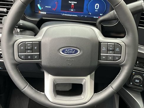 New 2026 Ford F250 Lariat w/ Black Appearance Package AWD/4WD image 17