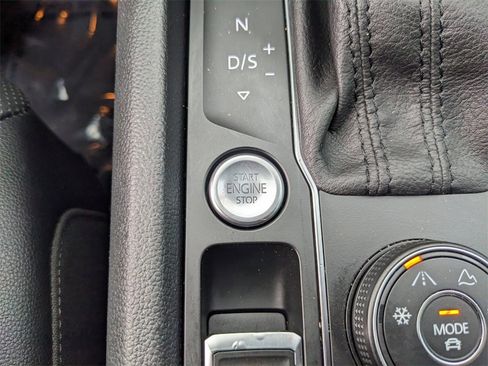 Used 2019 Volkswagen Atlas SEL Premium image 29