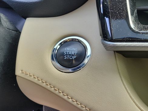 Used 2023 Toyota Highlander L image 28