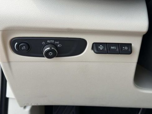Used 2021 Buick Envision Avenir w/ Technology Package II FWD image 27