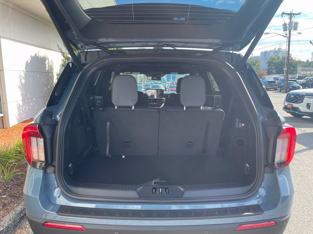 New 2027 Ford Explorer ST-Line w/ Premium Package AWD/4WD image 9