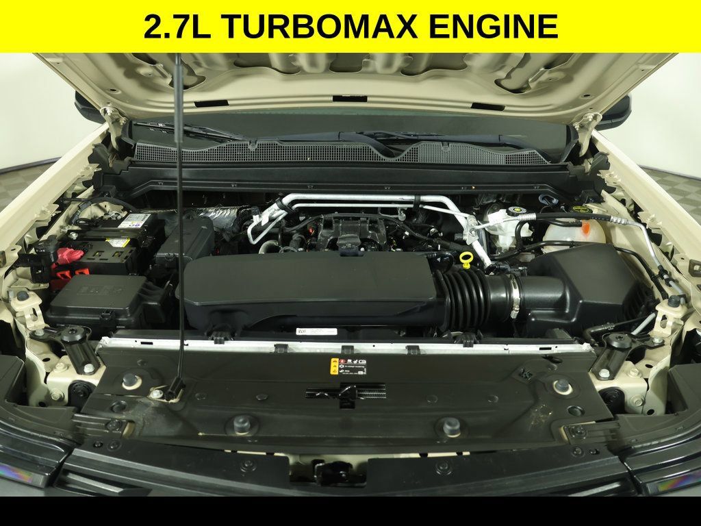 Used 2024 Chevrolet Colorado W/T w/ Safety Package RWD image 4